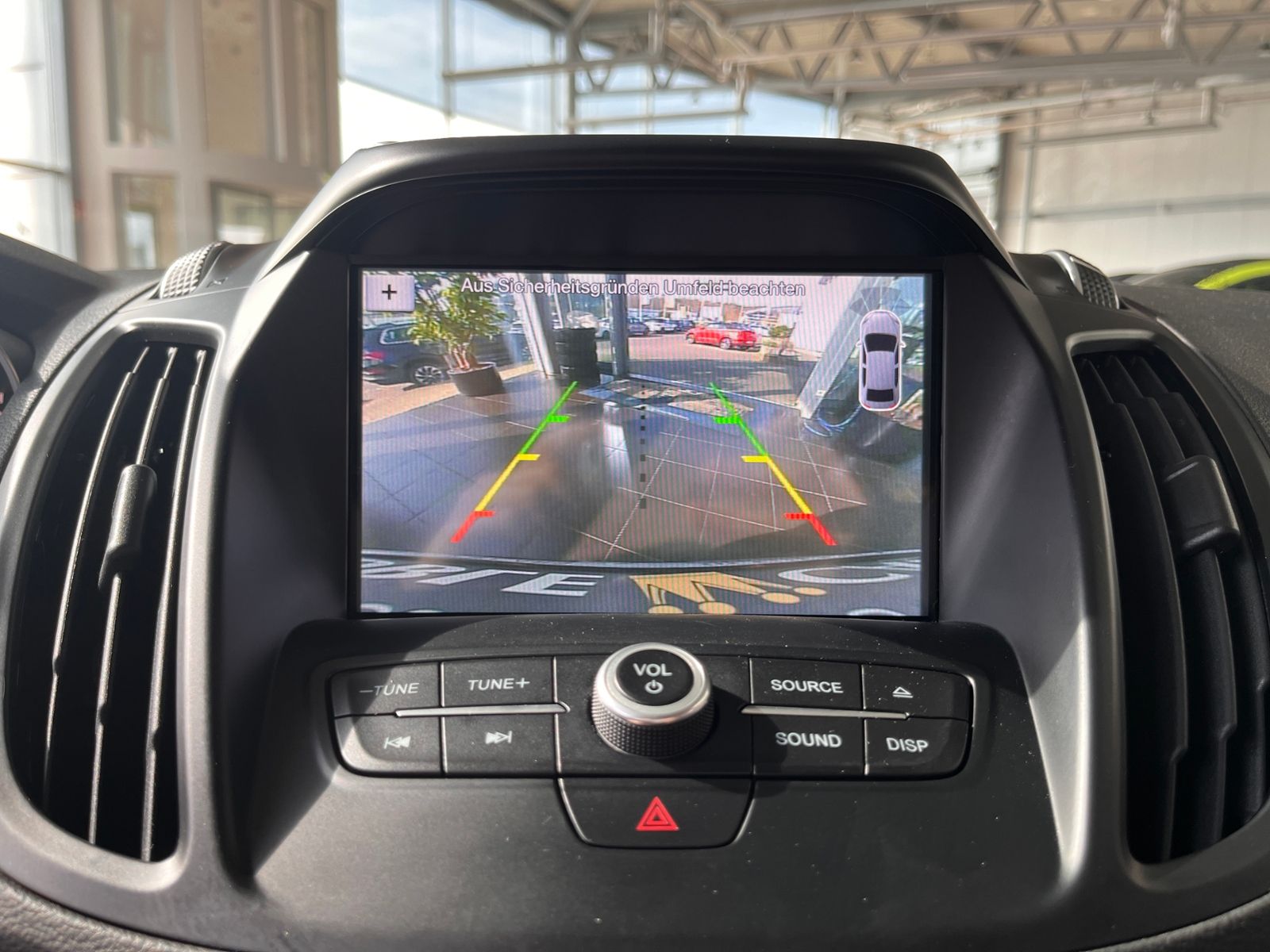 Fahrzeugabbildung Ford Kuga Titanium 4x4 AHK CARPLAY NAV DAB SHZ