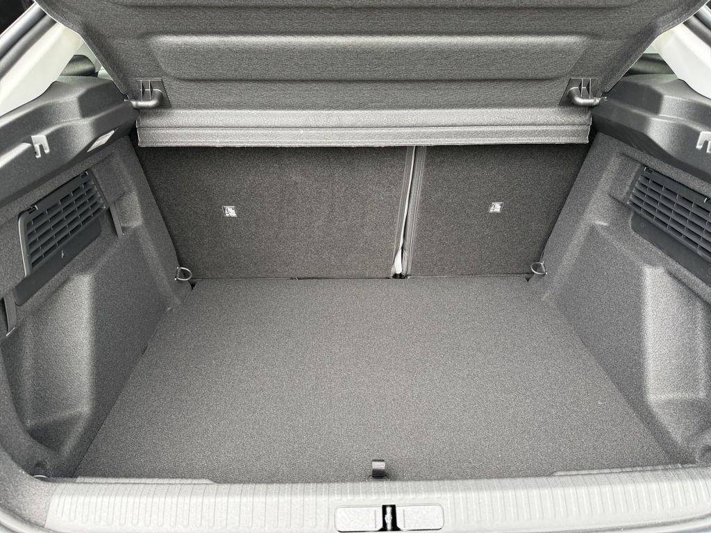 Fahrzeugabbildung Citroën C4 Hybrid 145 COLLECTION