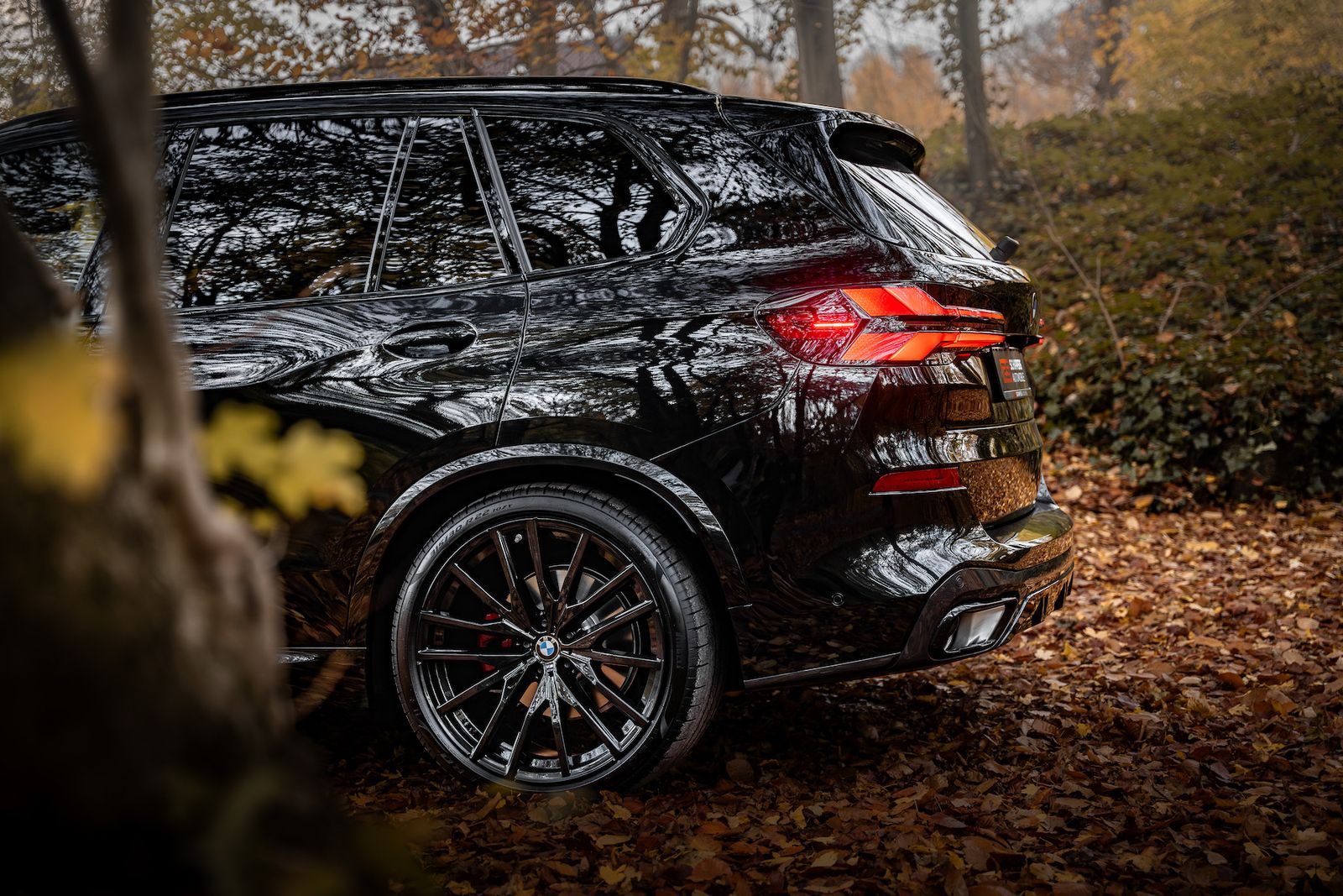 Fahrzeugabbildung BMW X5 40d xDrive M-SPORT PRO|AHK|CARBON|LUFT|ICONIC