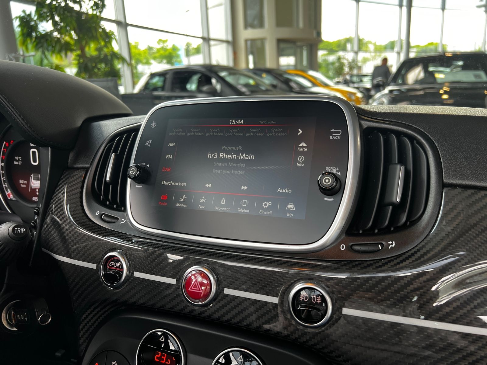 Fahrzeugabbildung Abarth 695 C Rivale 1.4 T-Jet NAVI