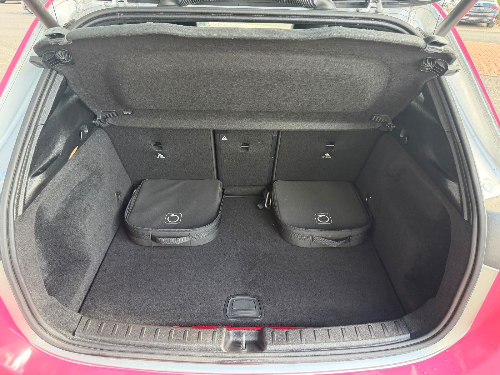 Fahrzeugabbildung Mercedes-Benz GLA 250e AMG+MickyMouse+Vario+RKamera+Augment