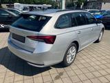Skoda Octavia Combi 2.0 TDI DSG Selection AHK Navi Kam - Skoda Octavia Neuwagen in München