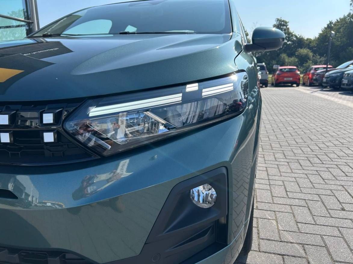 Fahrzeugabbildung Dacia Sandero Journey TCe 100