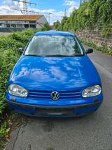 Volkswagen VW Golf 4 / IV - Volkswagen Golf aus 2000: Iv