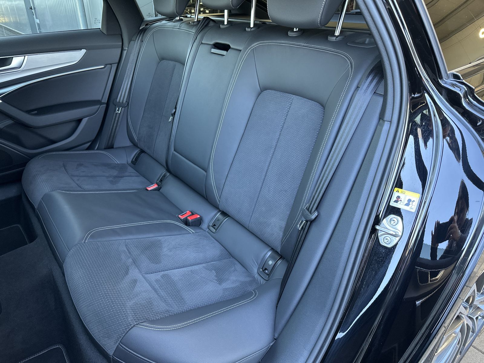 Fahrzeugabbildung Audi A6 Avant 55 TFSI e Qu S-Line Black NAV+MATRIX+VC