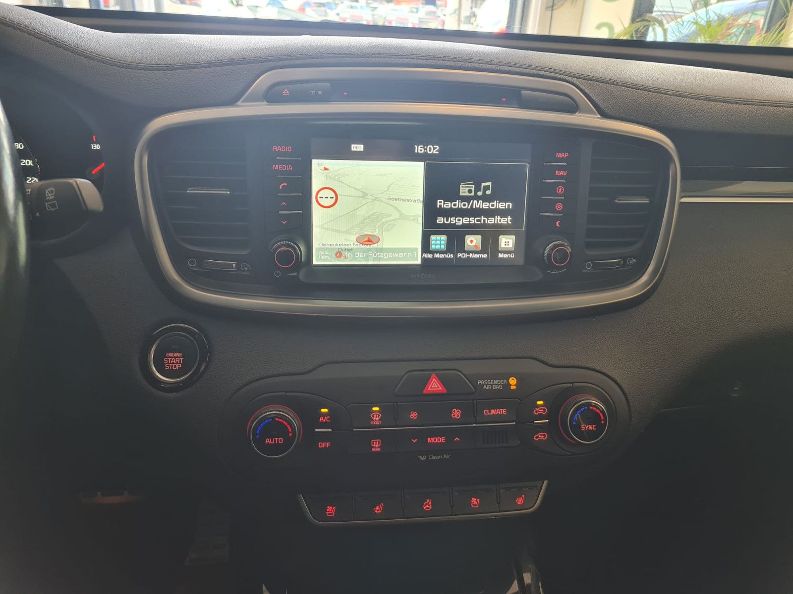 Fahrzeugabbildung Kia Sorento Platinum Edition 4WD / PANO / BELÜFTUNG