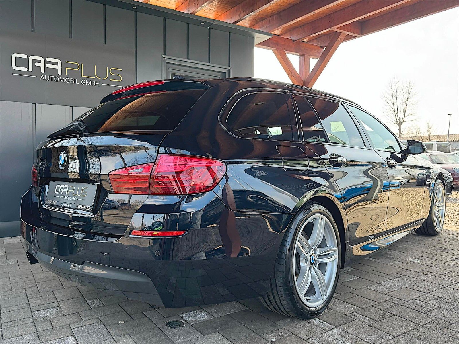 Fahrzeugabbildung BMW 520d xDrive M-Sport Shadow *LED*Head Up*Kamera*