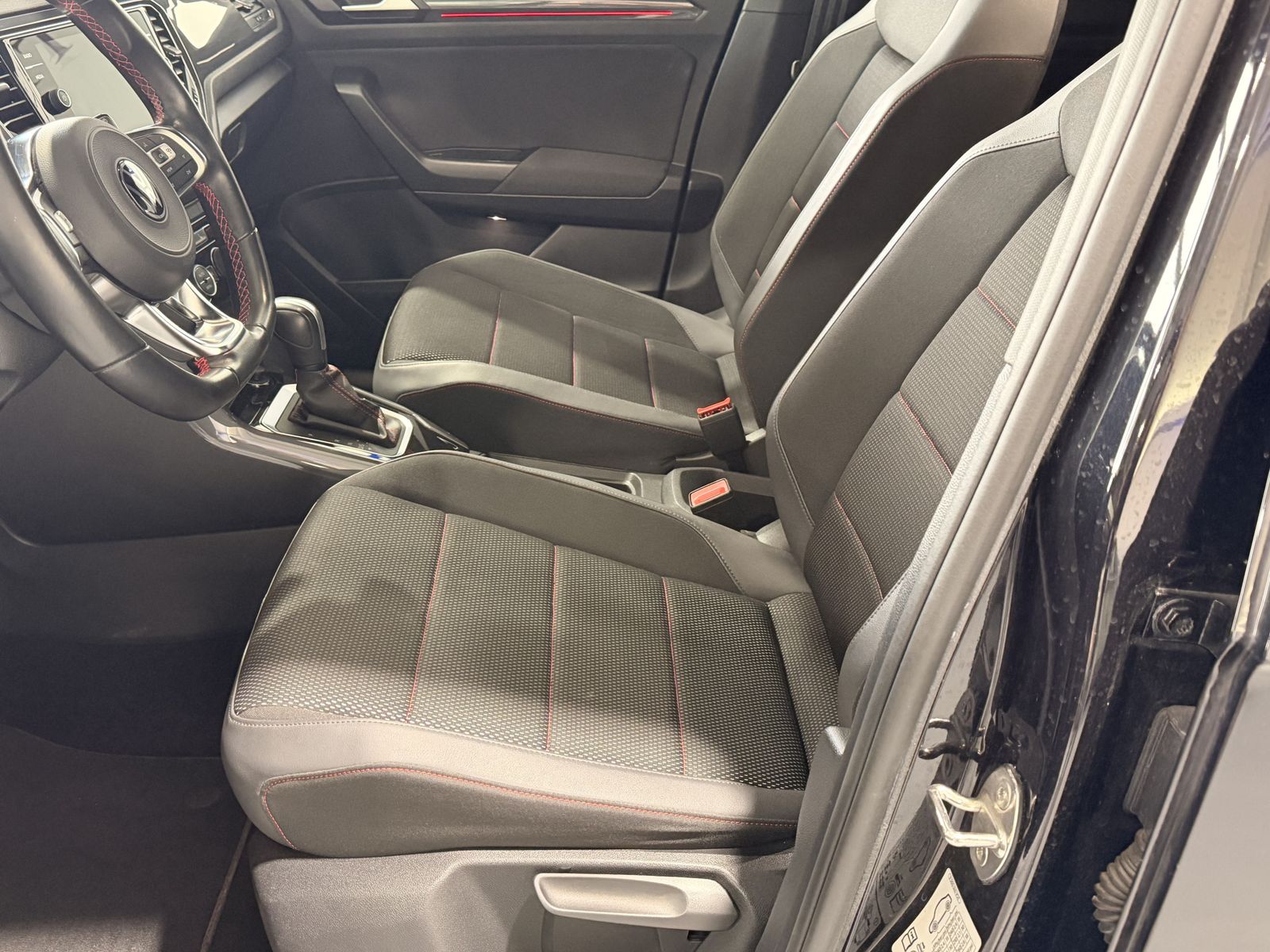 Fahrzeugabbildung Volkswagen T-Roc 1.5 TSI*Sport*LED*ACC*SHZ*Navi*