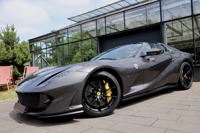 Ferrari 812 GTS Daytona Carbon Lift Passenger Display