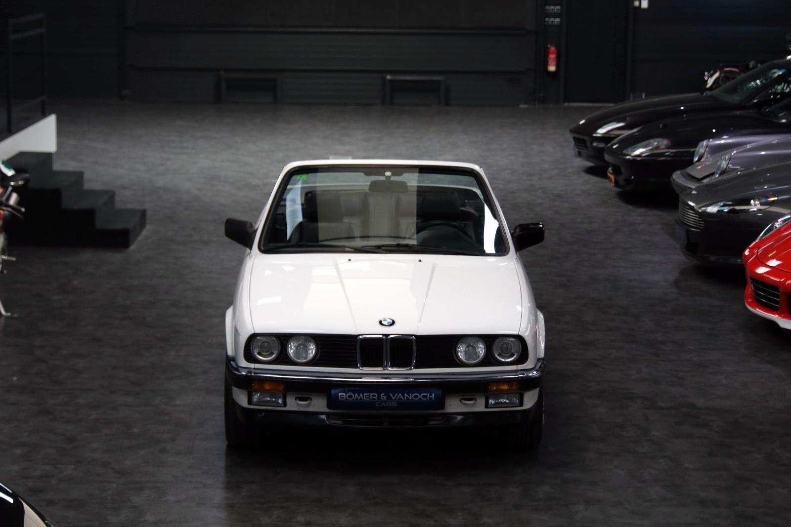 BMW 325 i Cabrio E30 Automatik Klima Leder Hardtop