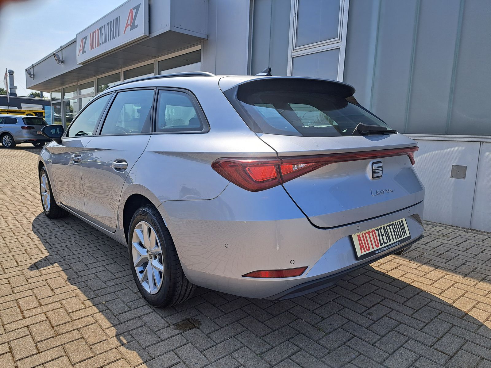 Fahrzeugabbildung SEAT Leon Style ST 2.0 TDI DSG LED PARK-ASSIST NAVI