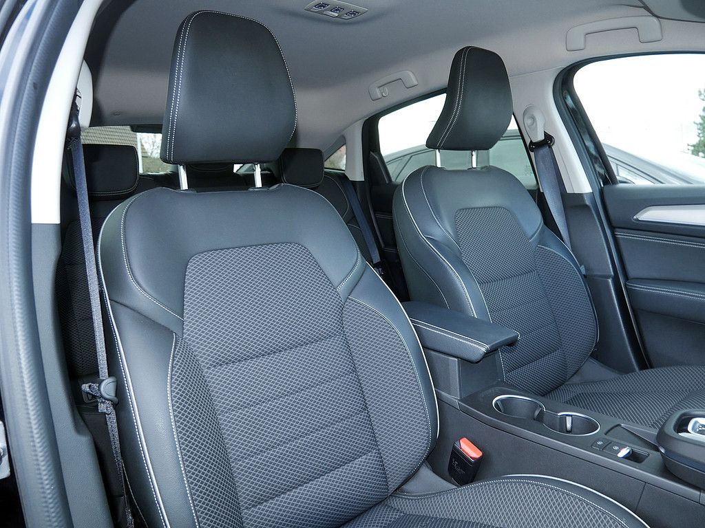 Fahrzeugabbildung Renault Arkana Intens TCe 140 SHZ KAMERA NAVI ACC LED