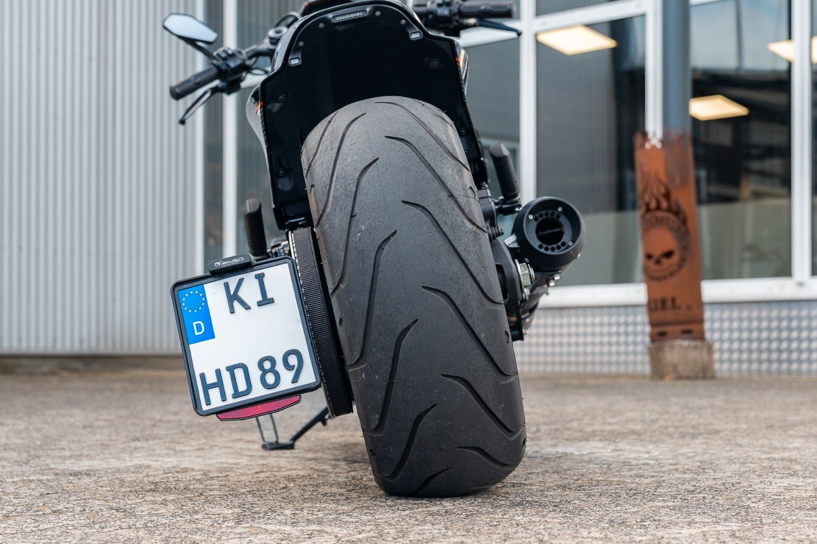 Fahrzeugabbildung Harley-Davidson FXDRS 114 CUI - KESSTECH - SEITLICHER KZH