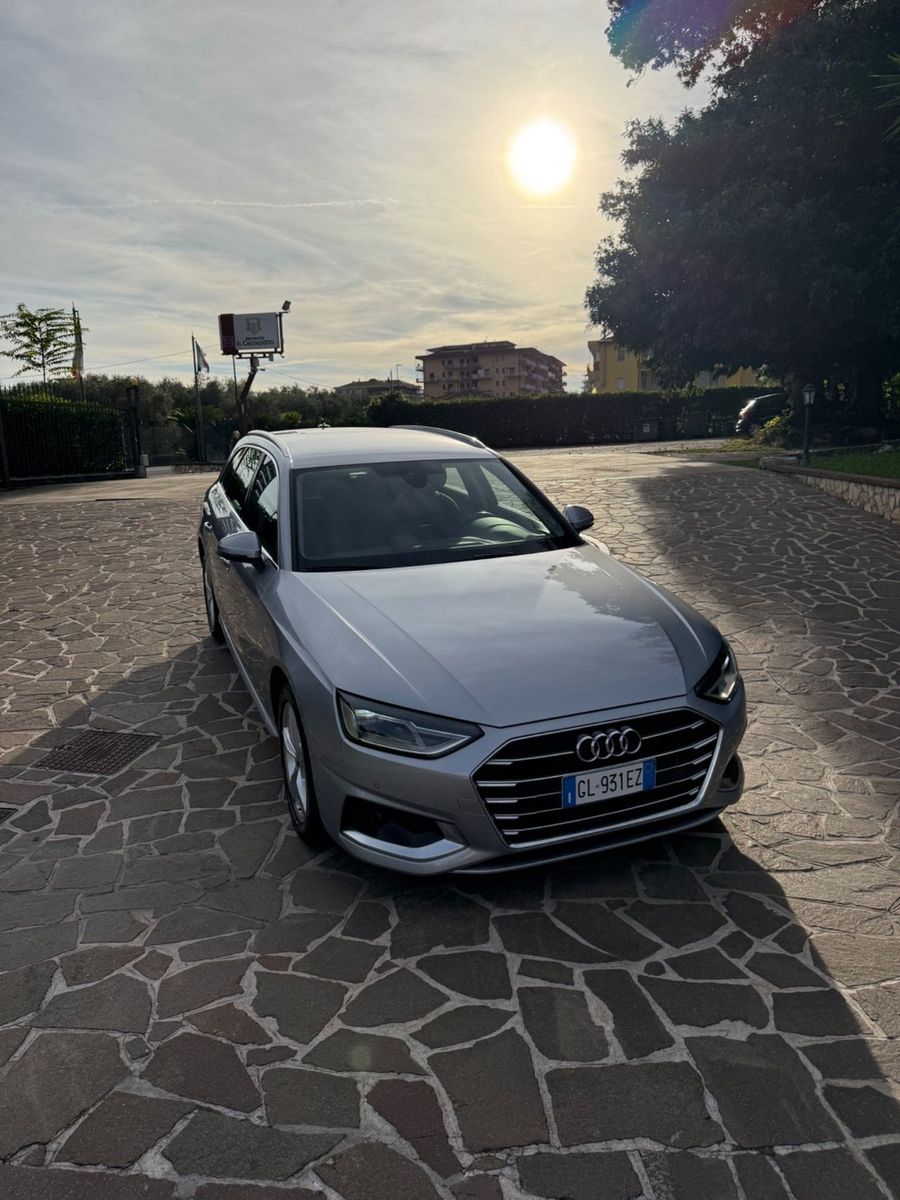 Audi A4 30 TDI/136 CV S tronic line edition 2022 imagem 2