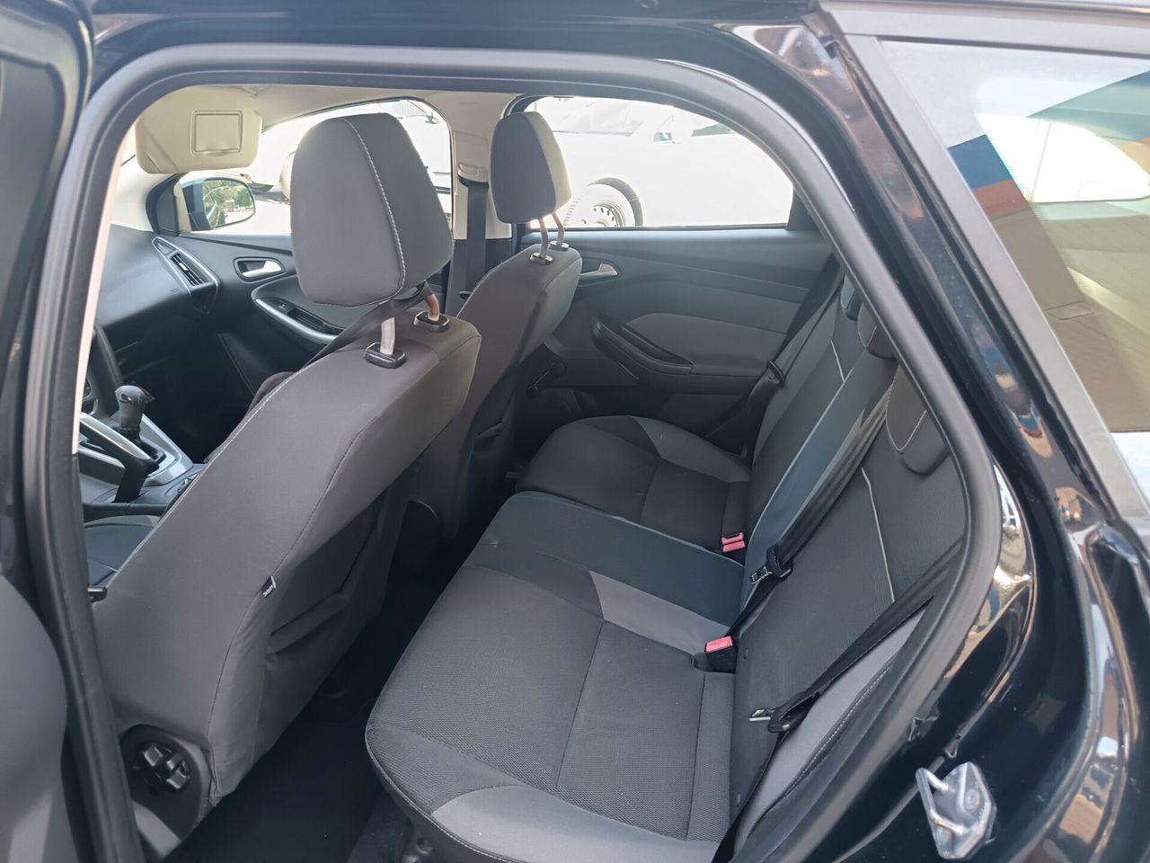 Ford Focus 2012 — photo 5