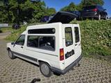 Renault Rapid mit AHK sehr sauber - Renault Rapid mit Benzin-Antrieb