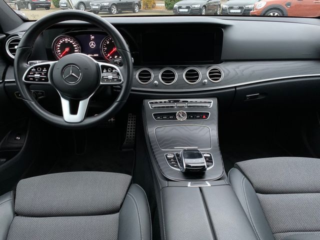 Fahrzeugabbildung Mercedes-Benz E 300 d Avantgarde+Sport & Style+AHK+Kamera+SHD