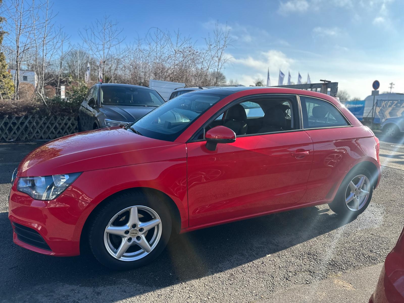 Audi A1 1,2 TFSI /VW SCHECKHEFT/TÜV NEU