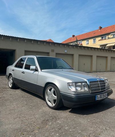 Mercedes-Benz Top Mercedes w124 220E H-Zulassung