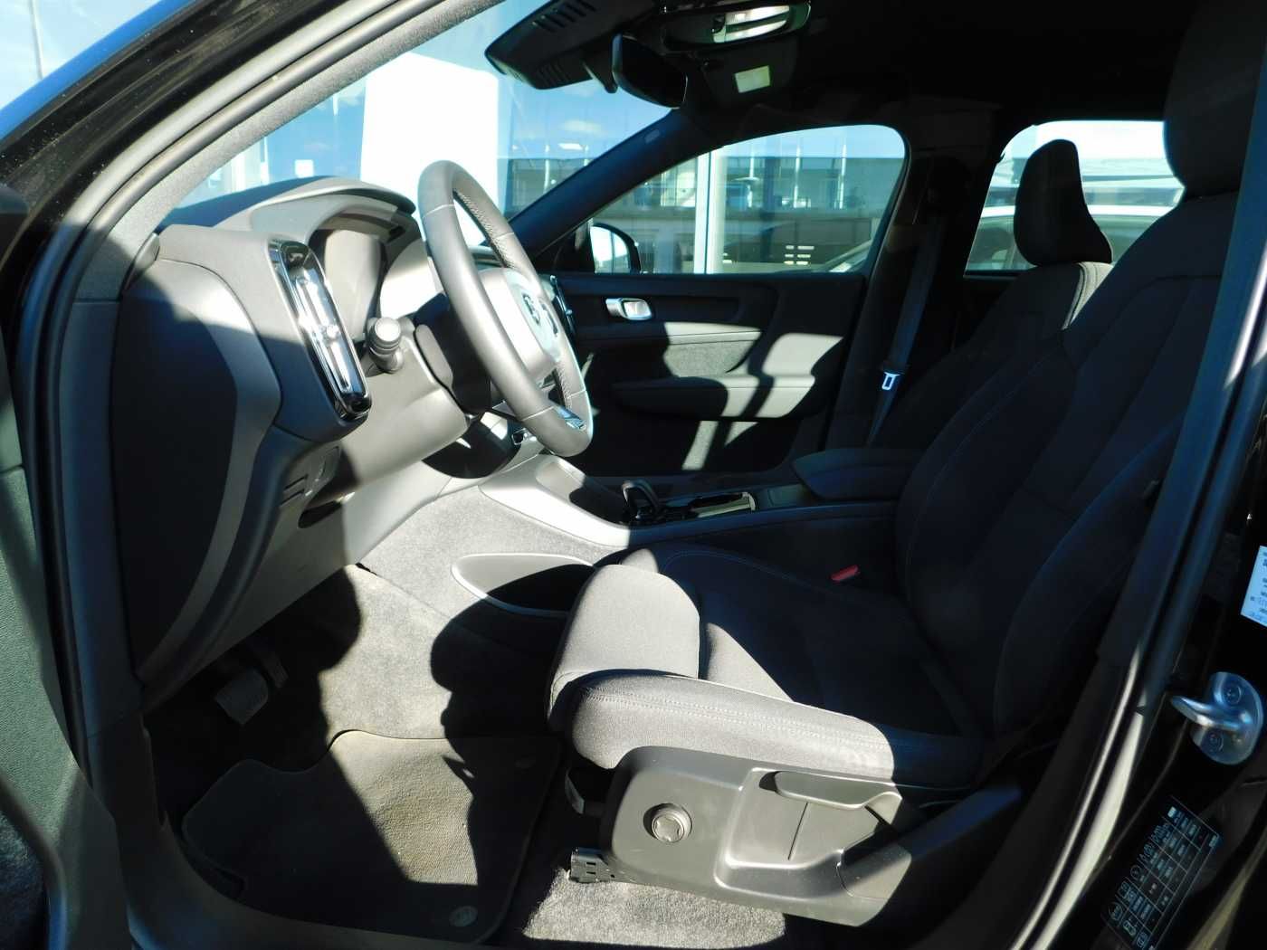 Fahrzeugabbildung Volvo XC40 Recharge Twin Motor AWD Plus 'AHK, GJR'