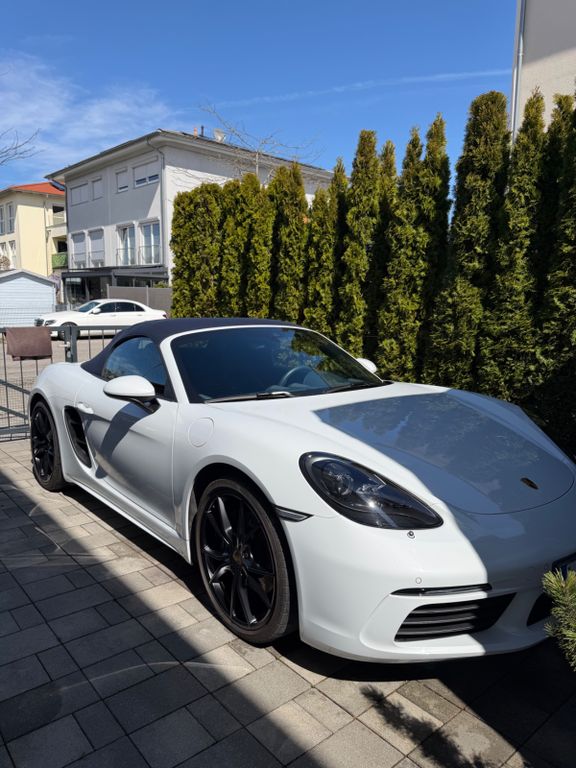 Image of Porsche Boxster