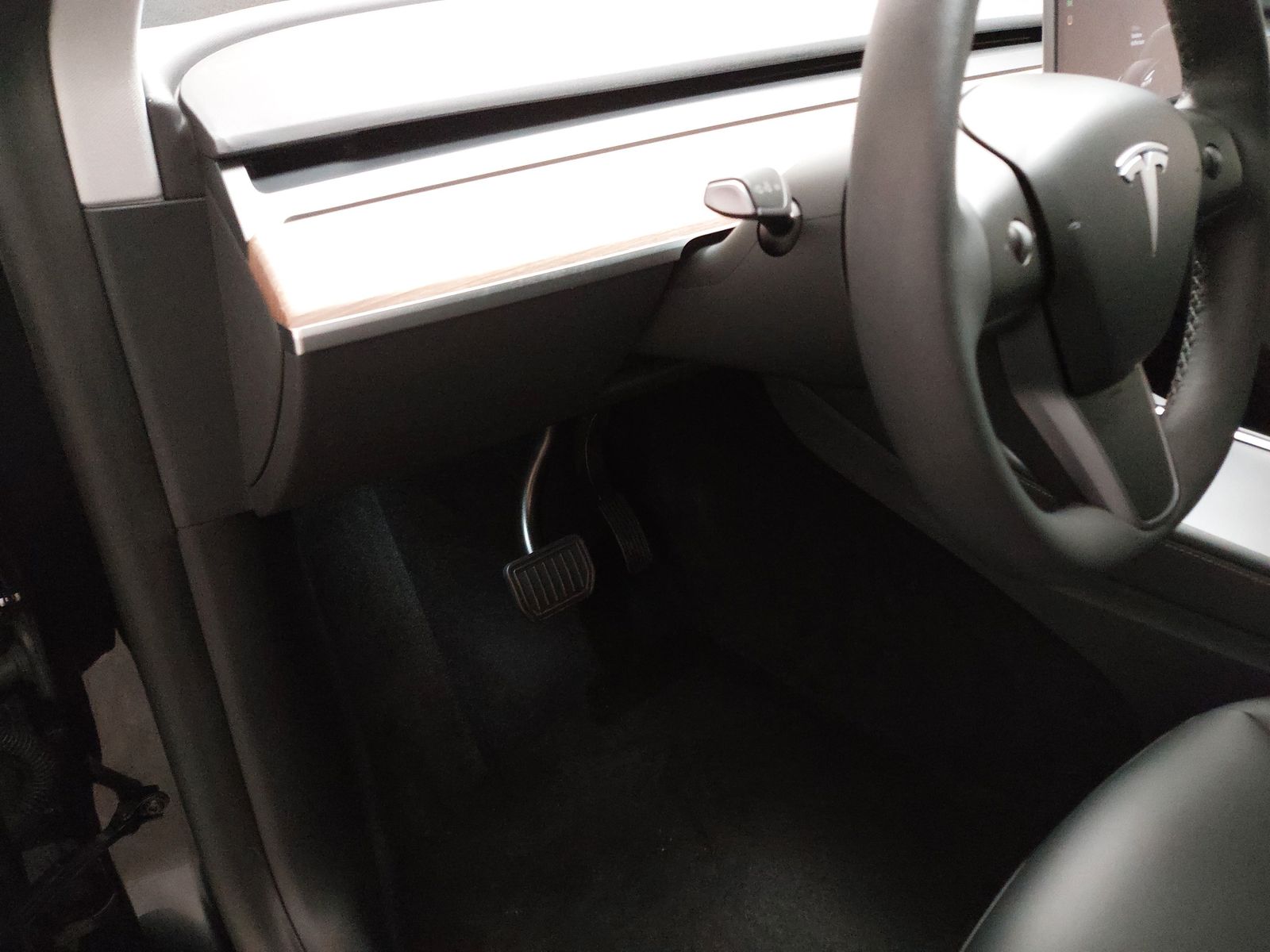 Tesla Model Y Long Range AWD Leder Navi LED Pano RFK foto 7
