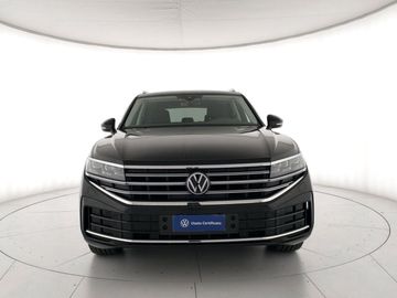 Volkswagen Touareg - 2
