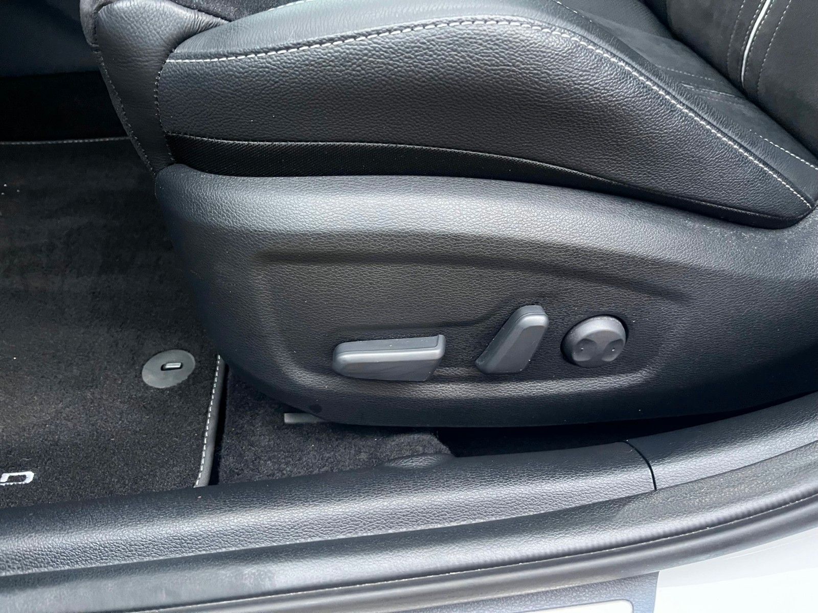 Fahrzeugabbildung Kia XCeed Black Xdition