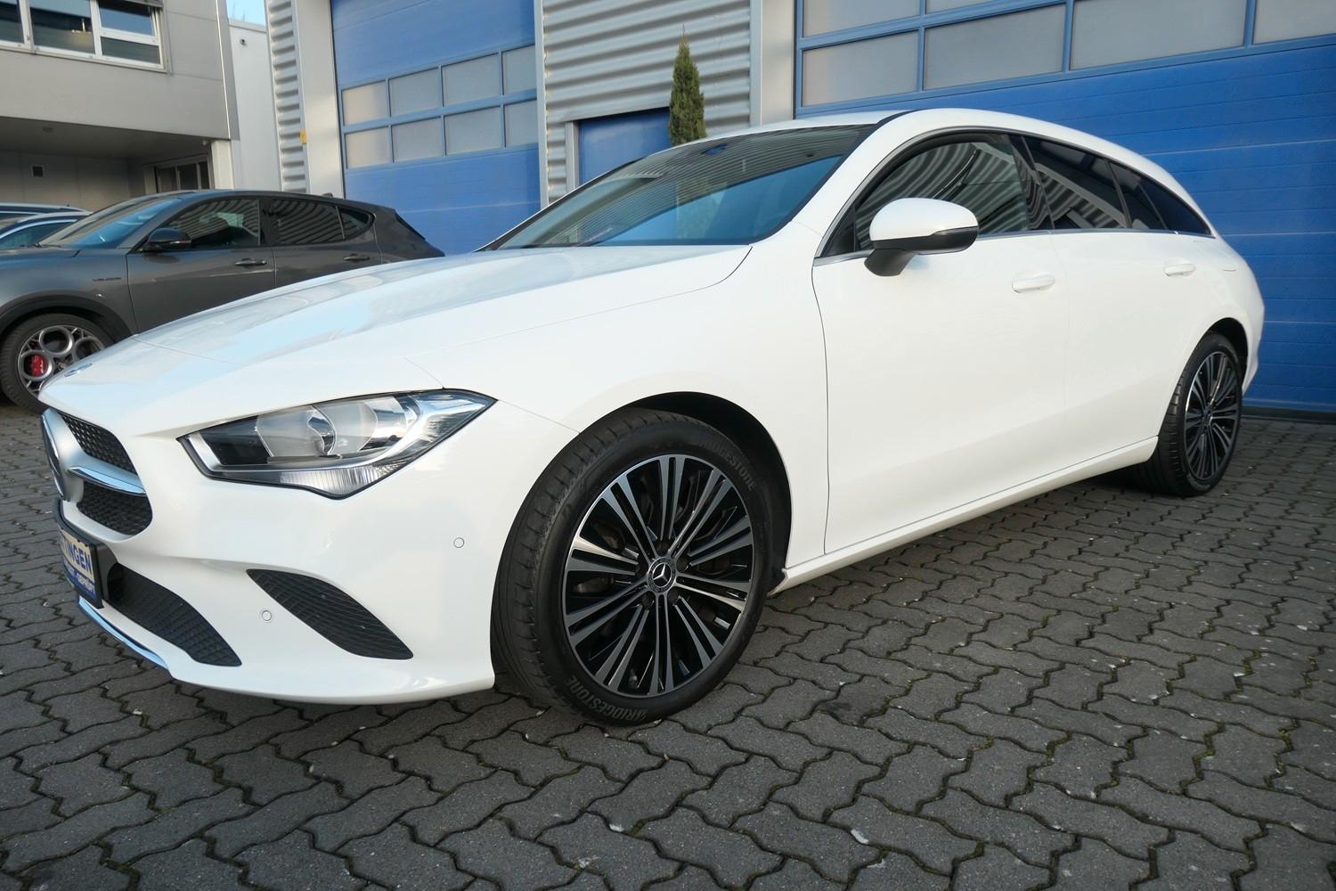 Mercedes-Benz CLA 220 Shooting Brake Progressive Top Zustand!