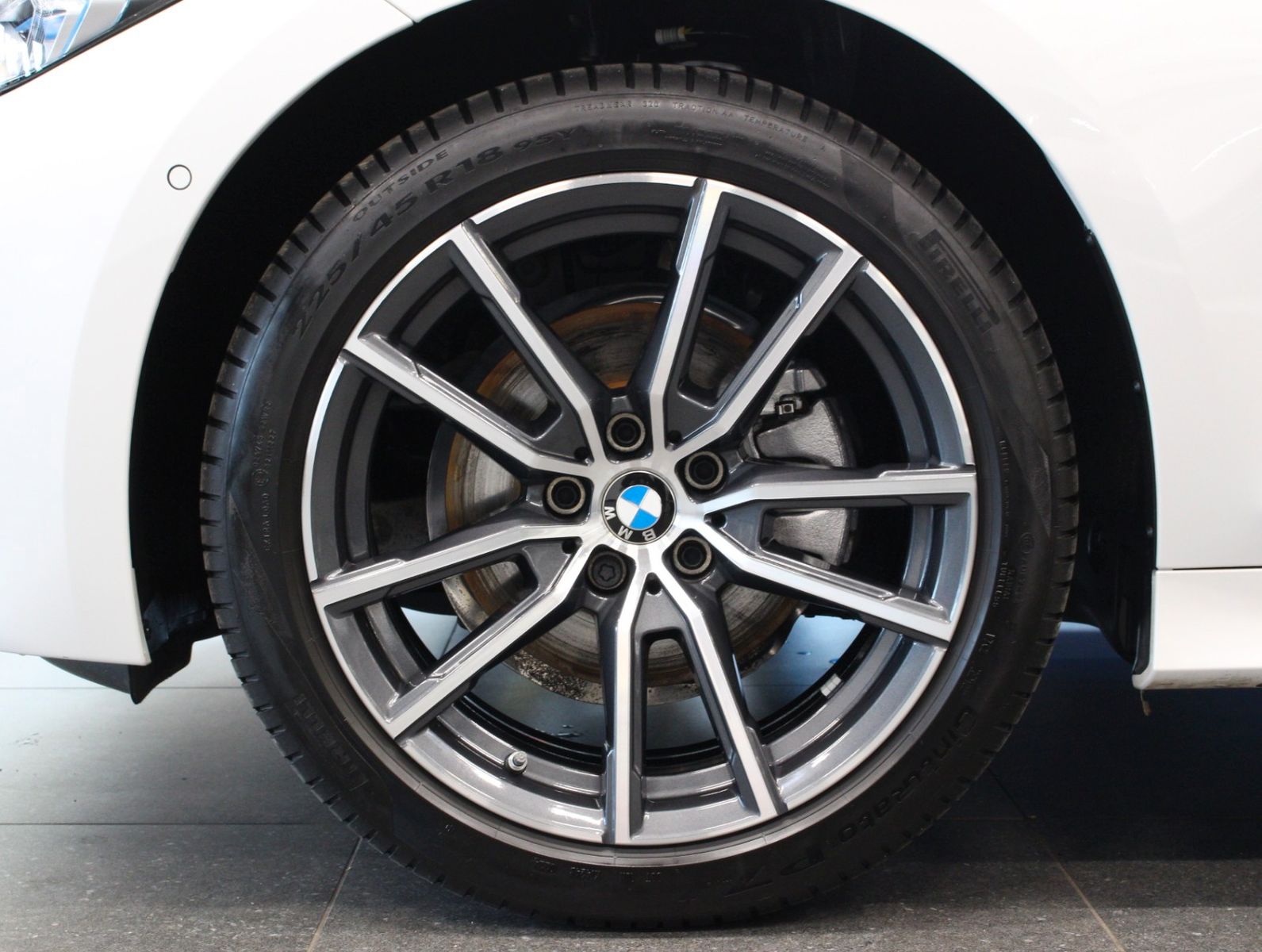 Fahrzeugabbildung BMW 320i LED*Standhzg*HUD*Memory*Harman Kardon