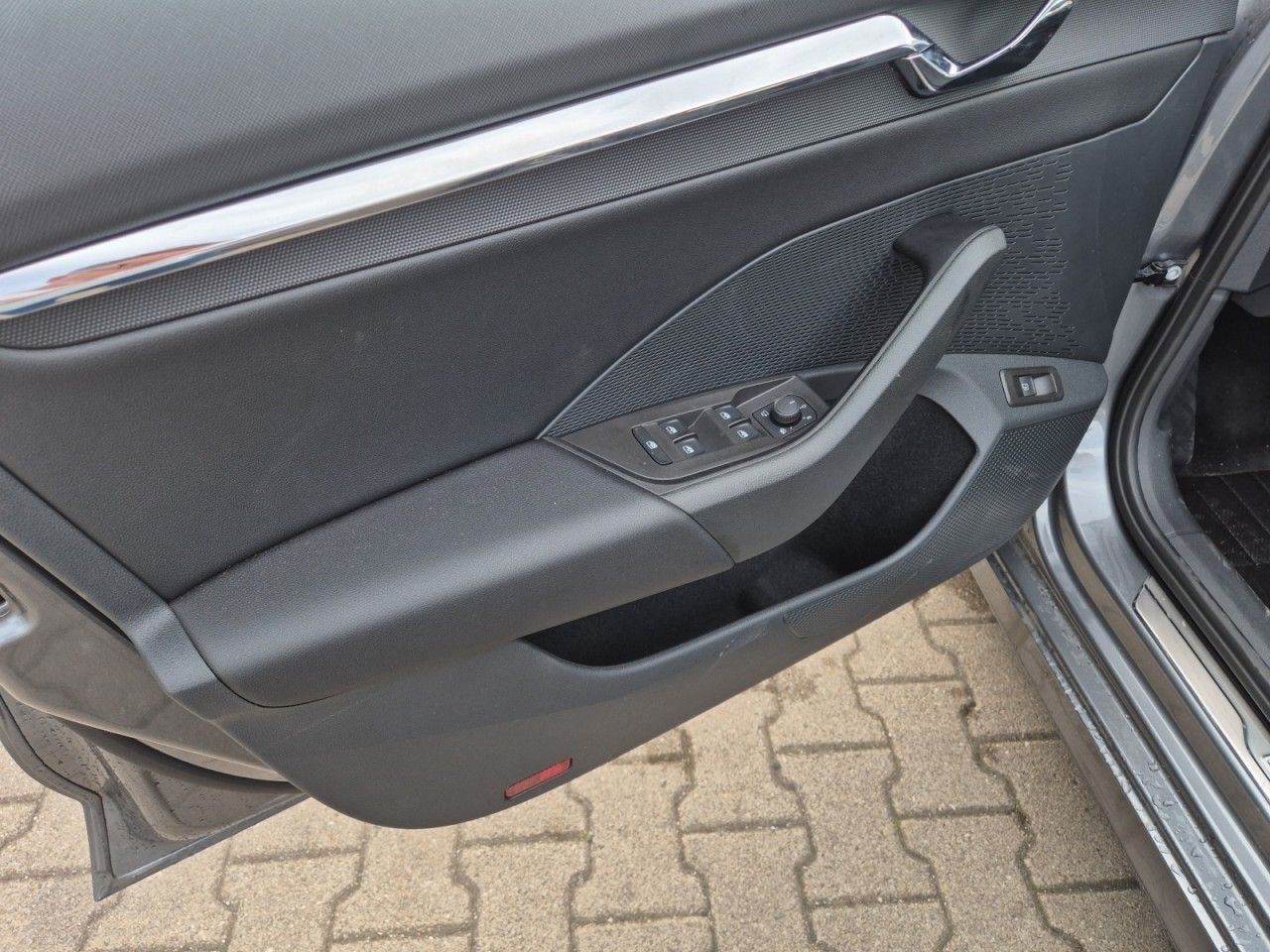 Fahrzeugabbildung SKODA Octavia Lim. Style iV PHEV Plug-In-Hybrid ACC