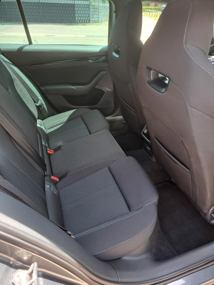 Skoda Octavia Combi Sportline 2.0 TDI DSG-LED-Navi-AHK