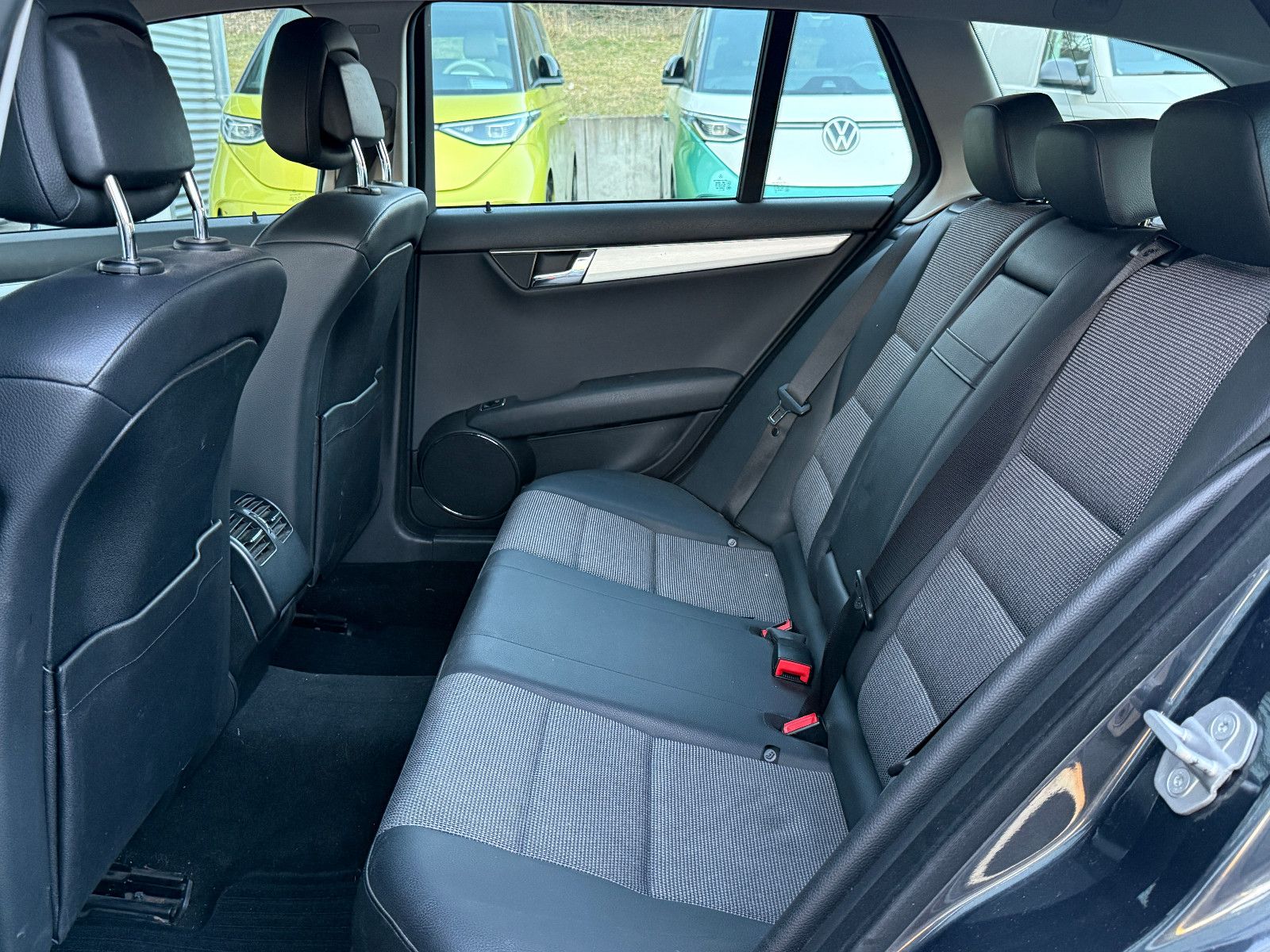 Fahrzeugabbildung Mercedes-Benz C 200 T CGI BlueEff Avantgarde Aut AHK GRA SHZ