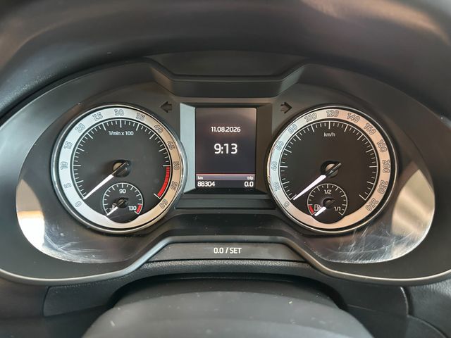 Skoda Octavia Combi *PANO*ACC*NAVI*LED*2-ZONEN*
