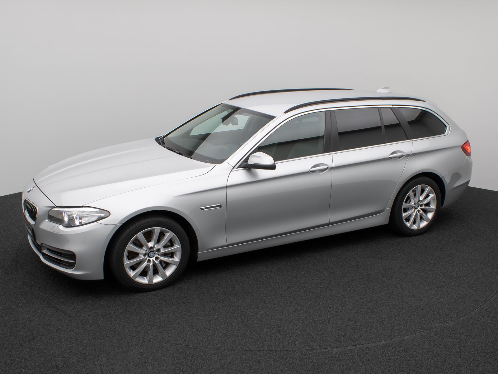 Fahrzeugabbildung BMW 525d NaviPro Fernlichtassist PDC Leder AdapLicht
