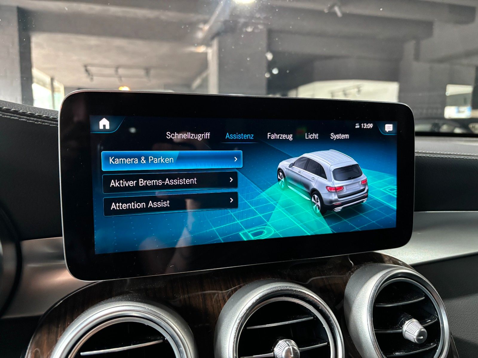 Fahrzeugabbildung Mercedes-Benz GLC 200 4Matic /MULTIMEDIA MBUX/KAMERA/SHZ