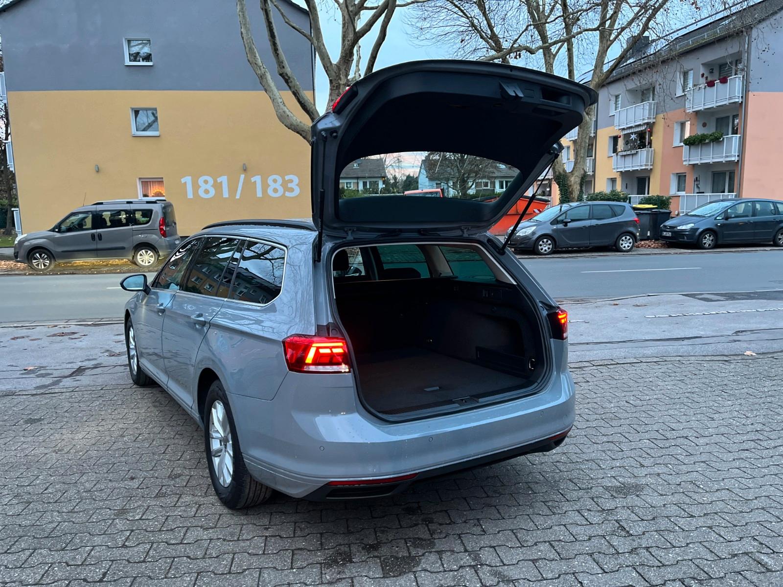 Volkswagen Passat Variant Business *SHZ*VRT*NAVI*TÜV NEU