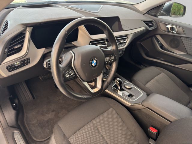 Fahrzeugabbildung BMW 218i Gran Coupé LED+Stop&Go+Head-up+Kamera+HiFi