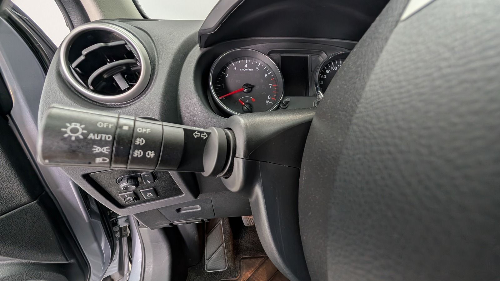Fahrzeugabbildung Nissan Qashqai+2 2.0i 4x4 * AHK * Navi * Pano Acenta 7-