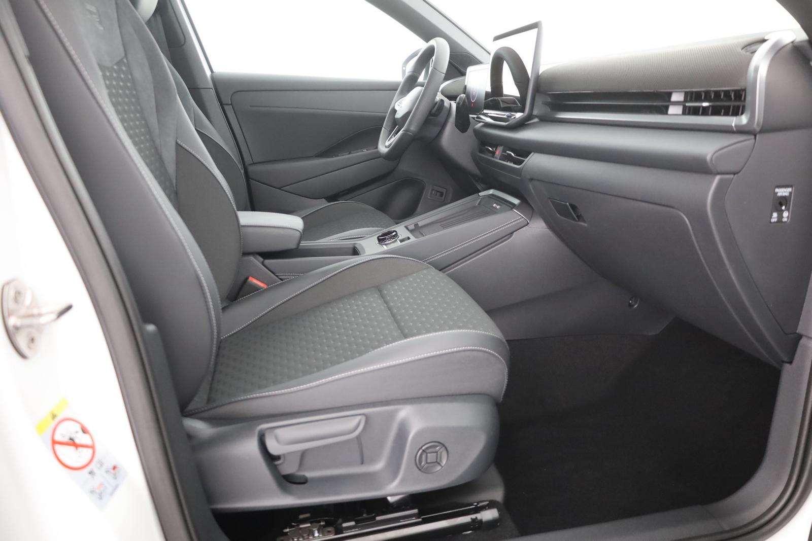 Volkswagen T-Roc R-Line 1.5 eTSI DSG n.Modell LED ACC AHK