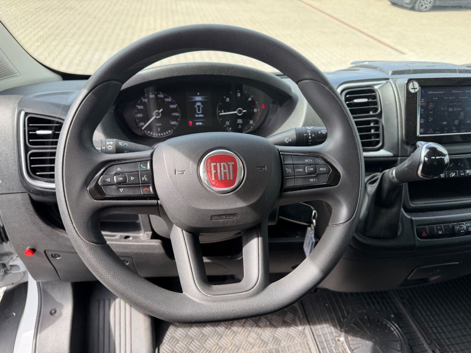 Fahrzeugabbildung Fiat Ducato KLB AHK RFK Klimaautomatik