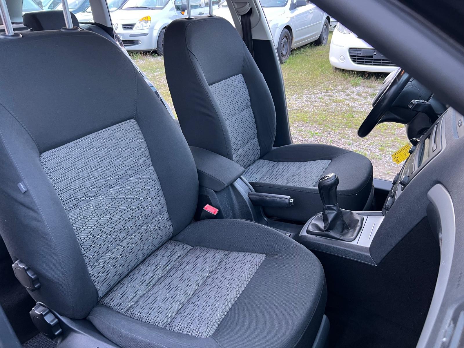 Skoda Octavia 2012 — photo 27