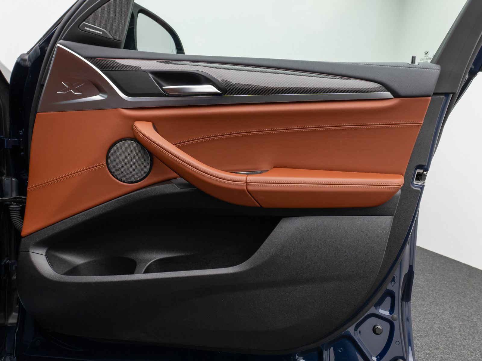 Fahrzeugabbildung BMW X4 M40i Kamera Laser HUD DAB H/K DisplK AHK 20"