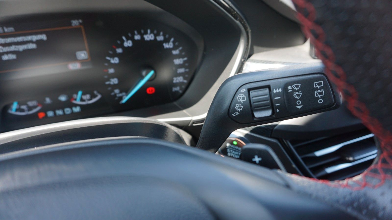 Fahrzeugabbildung Ford Focus Lim. ST-Line, LED, B&O Sound, Navi, Sport