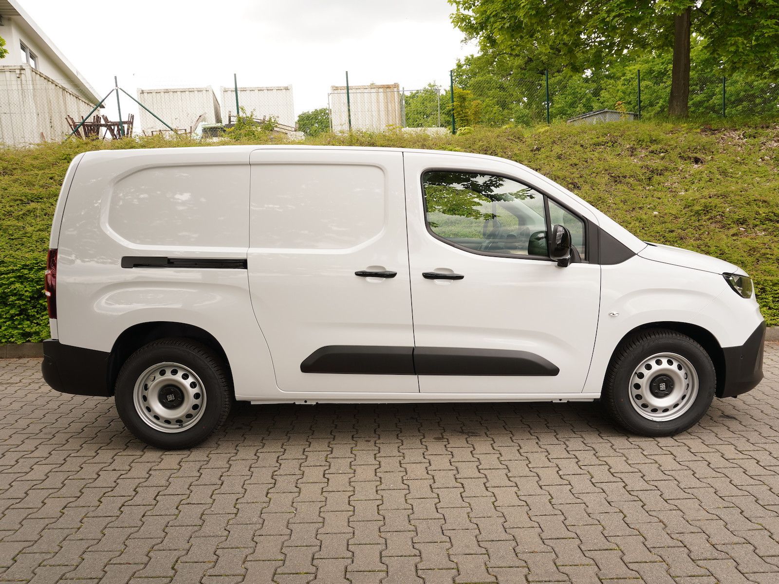 Fiat Doblo Maxi 130 PS mit Standheizung imagem 3