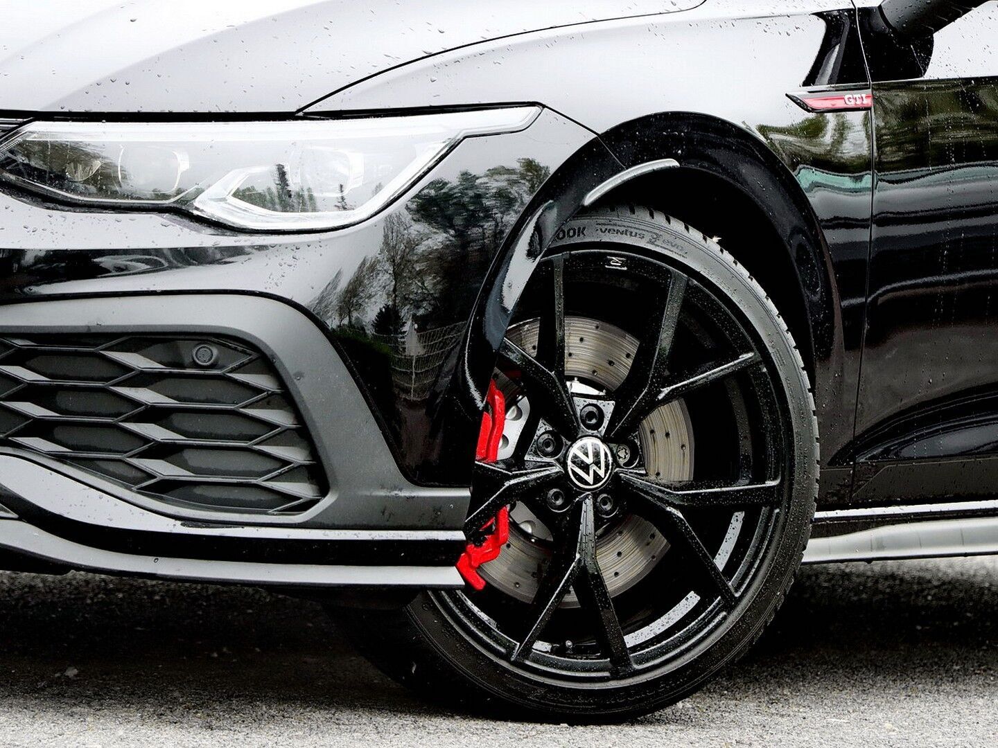 Volkswagen Golf GTI VIII Clubsport 2.0 TSI OPF DSG PANO/DCC foto 3