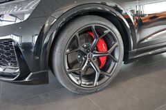 AUDI RSQ8 | HuD | Keramik | Pano | 305 km/h | 23" AUDI RSQ8 | HuD | Keramik | Pano | 305 km/h | 23"