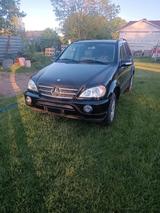 Mercedes-Benz Mercedes ML 320 Benziner US - Mercedes-Benz ML 320 aus 2002