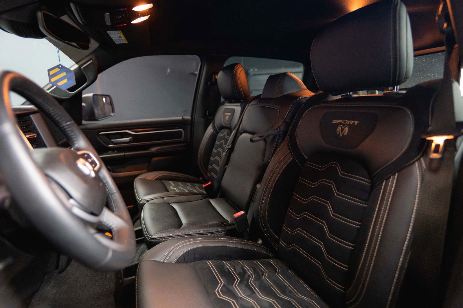 Fahrzeugabbildung Dodge RAM 5.7 V8 HEMI 4x4 OFFROAD LONGBED AXLE LOCK RC