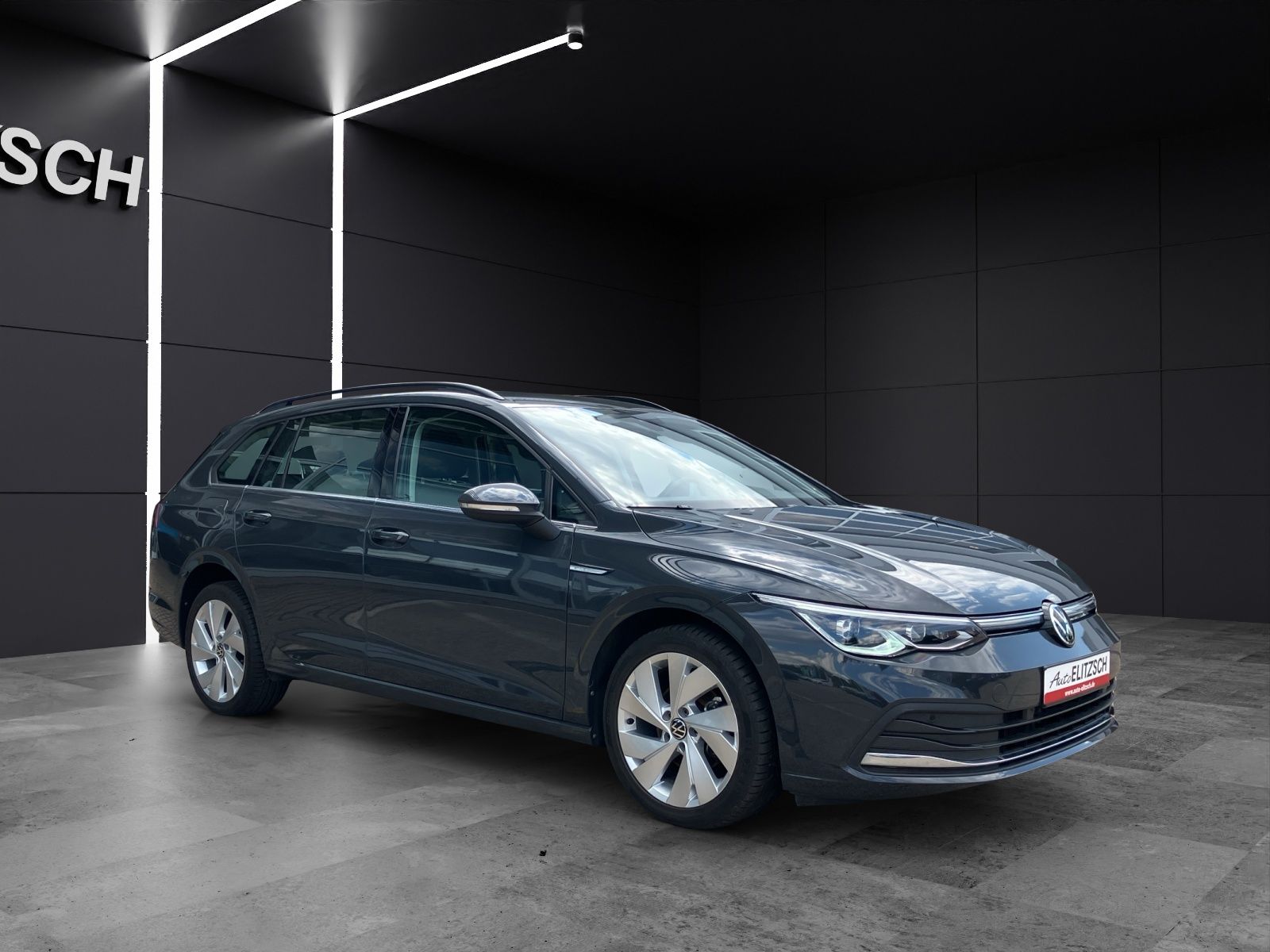 Fahrzeugabbildung Volkswagen Golf VIII Variant TSI Style LED ACC App-Connect